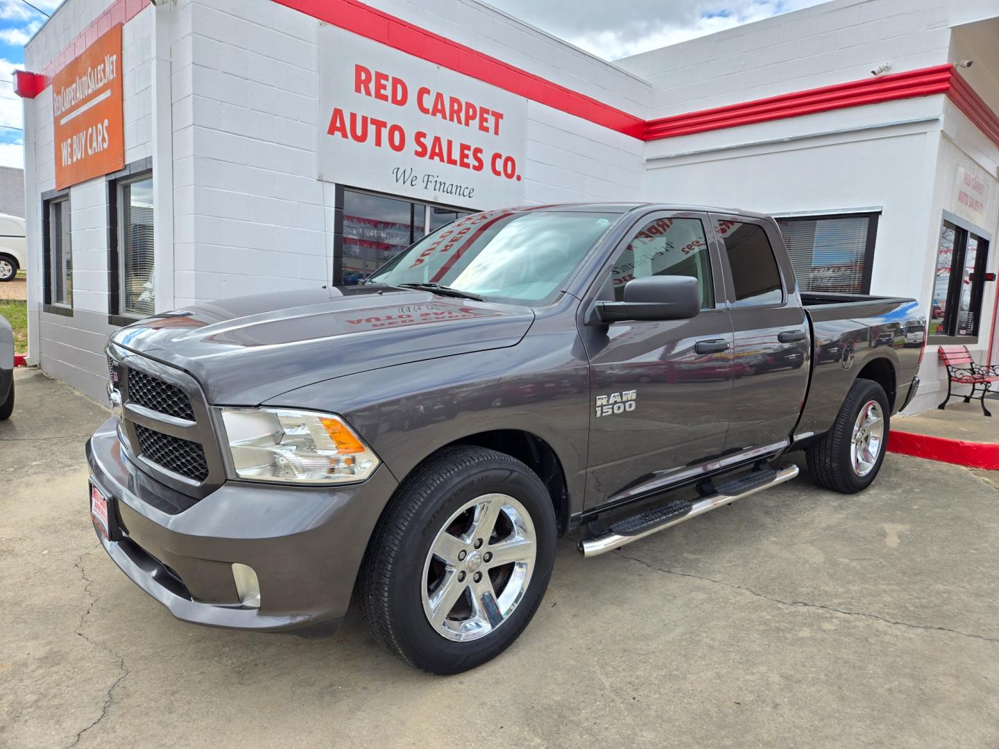 2018 GRAY RAM 1500 (1C6RR6FG9JS) with an 3.6L V6 F DOHC 24V engine, Automatic transmission, located at 503 West Court, Seguin, TX, 78155, (830) 379-3373, 29.568621, -97.969803 - Photo#0